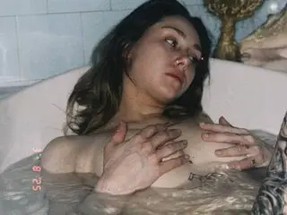 AlisaAcid live anal videos