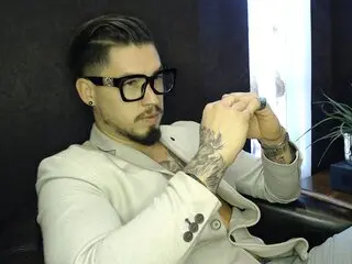 DomenicoDario shows cam free
