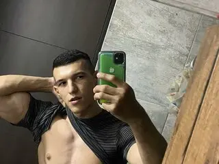 EdwardBianco live webcam camshow