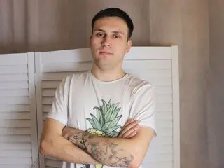 KarlBens show anal private