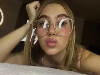 LiliRoz webcam cunt private