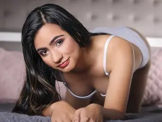 LunnaMilan show livesex live