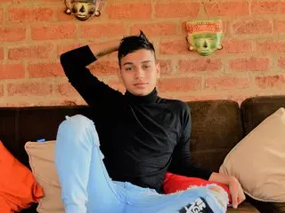 RobertoLandazuri cam pictures private