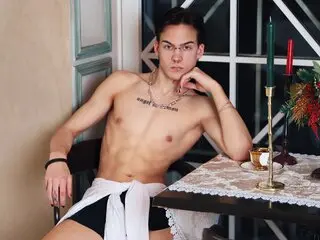TheoHanson cam shows real