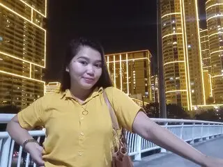 ZayanieLee show pictures cunt